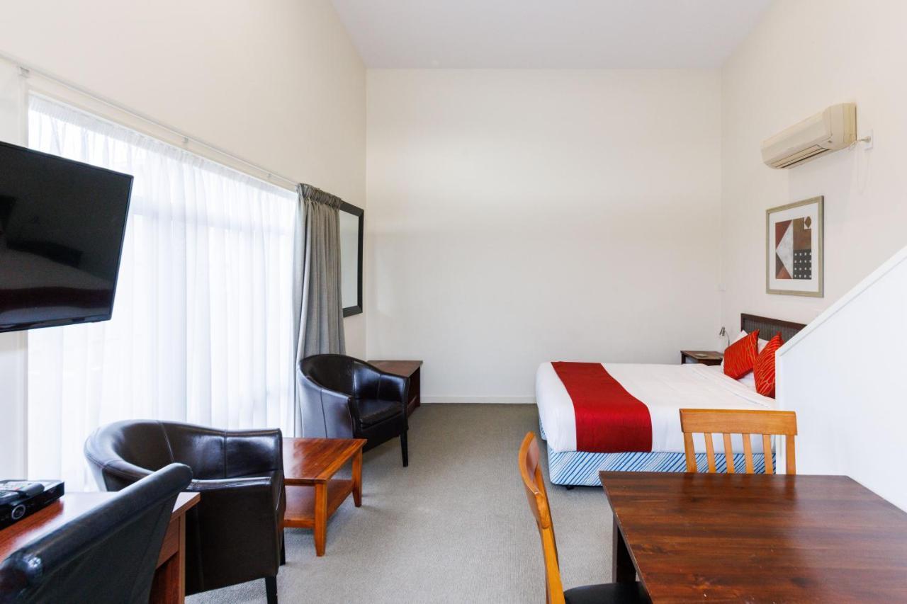 Fitzherbert Regency Motor Lodge พาล์เมอร์สตันนอร์ท ภายนอก รูปภาพ
