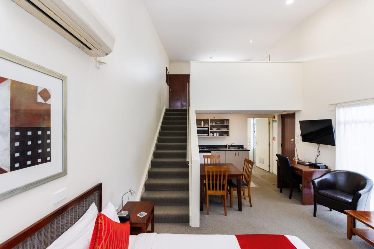 Fitzherbert Regency Motor Lodge พาล์เมอร์สตันนอร์ท ภายนอก รูปภาพ
