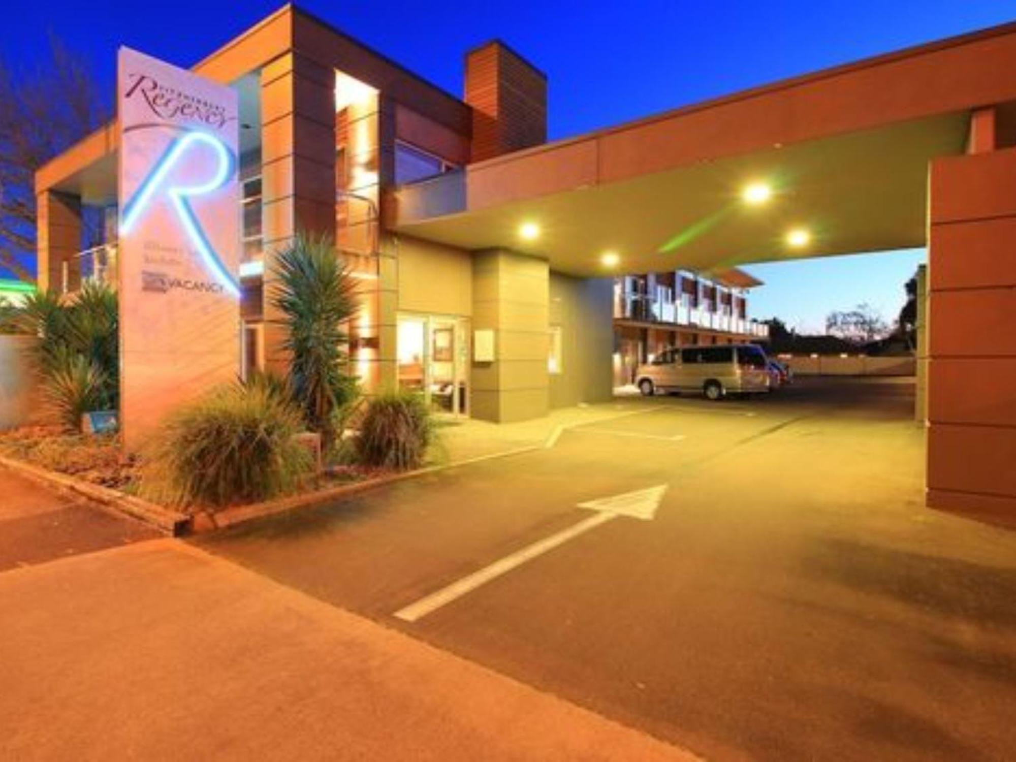 Fitzherbert Regency Motor Lodge พาล์เมอร์สตันนอร์ท ภายนอก รูปภาพ